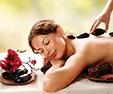 Hot Stone Massage Ausbildung: fernöstliche Massage mit heißen Steinen.